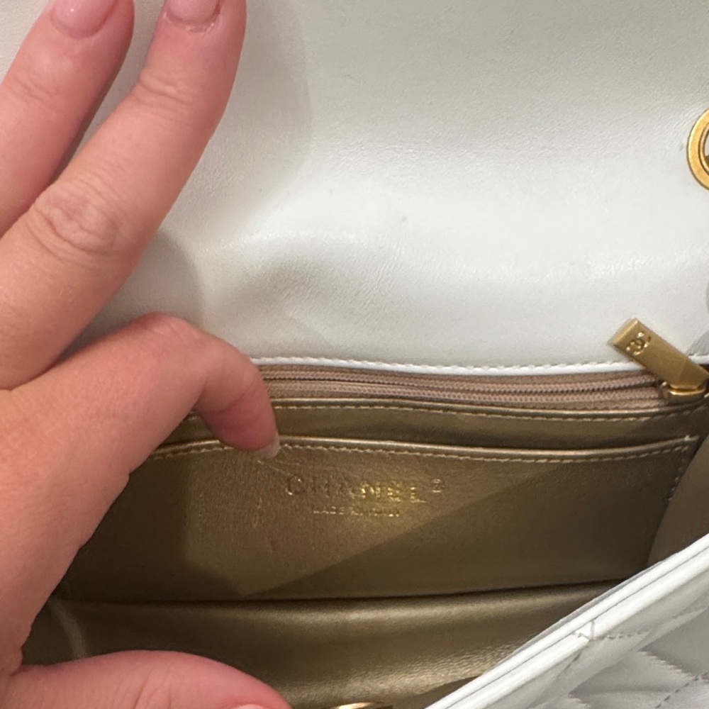 Chanel mini pearl crush flap bag quilted lamb skin leather gold hardware - Picture 6 of 9